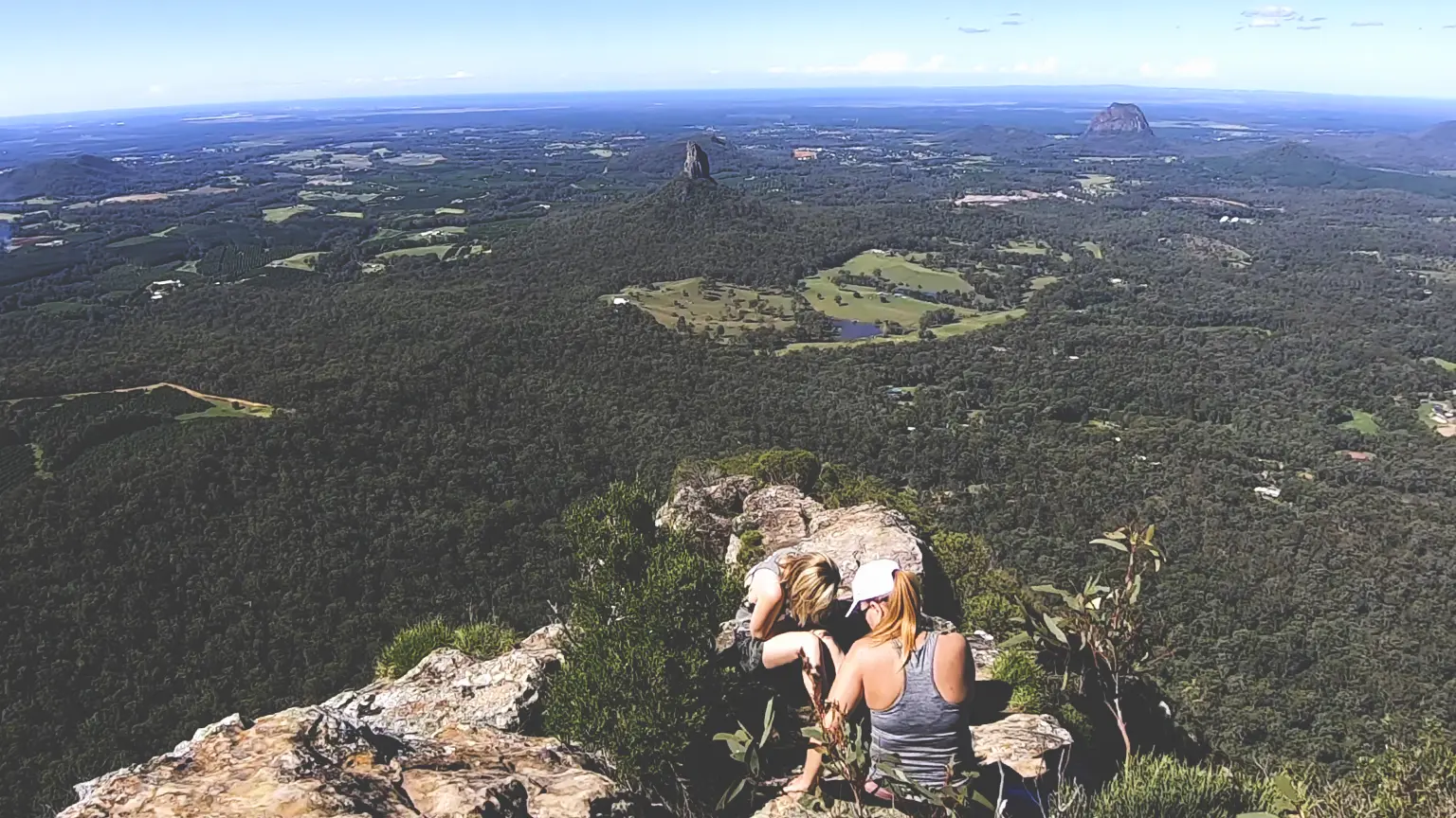 mount-beerwah girl climbers at the top